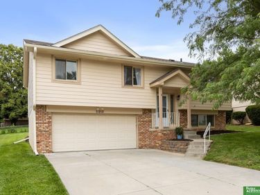 11212 Z Street, Omaha, NE 68137