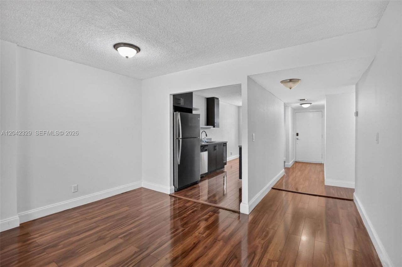 250 Jacaranda Dr , Unit 411, Plantation, FL 33324 Photo