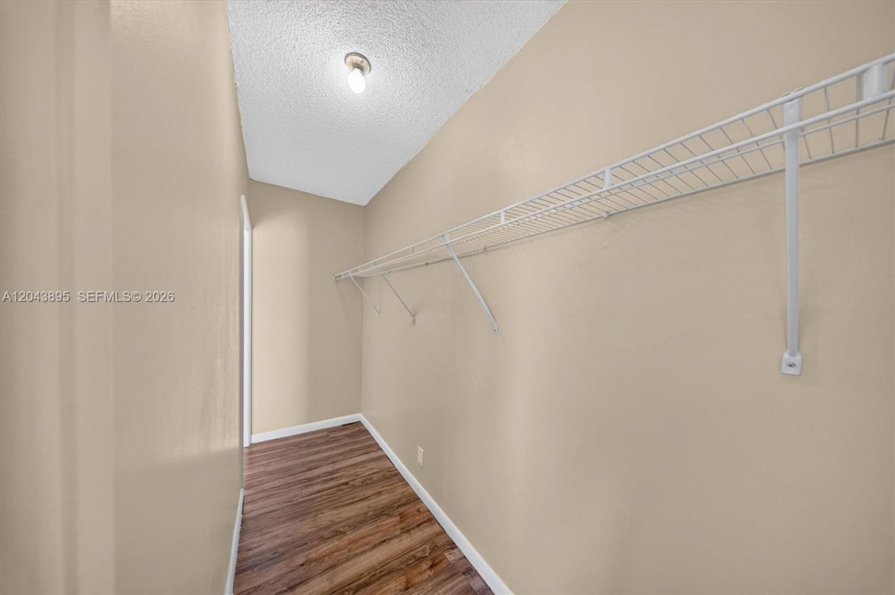 20311 NE 2nd Ave , Unit 21, Miami, FL 33179 Photo