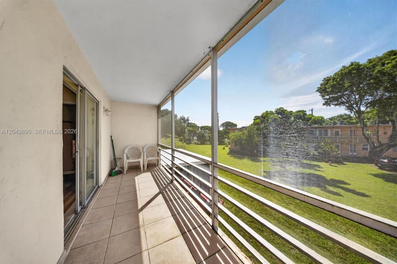 20311 NE 2nd Ave , Unit 21, Miami, FL 33179 Photo