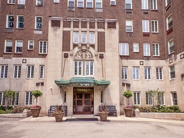 5023 Frew Street, Unit 8A, Pittsburgh, PA 15213