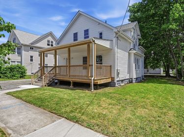 53 Devens St, Springfield, MA 01151