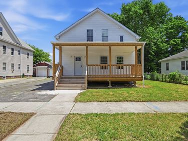 53 Devens St, Springfield, MA 01151