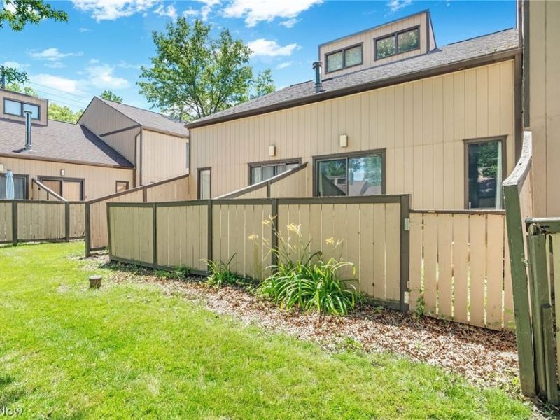 621 Center Avenue, Cuyahoga Falls, OH 44221 Photo 25