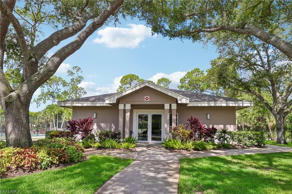 349 Dover Pl, Unit 203, Naples, FL 34104 Photo
