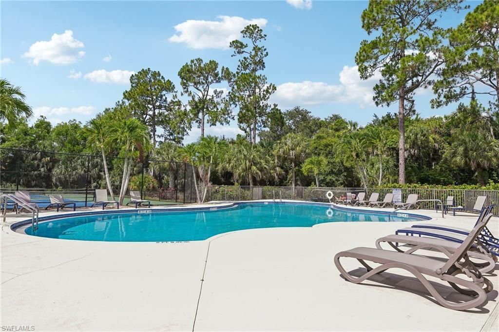 349 Dover Pl, Unit 203, Naples, FL 34104 Photo