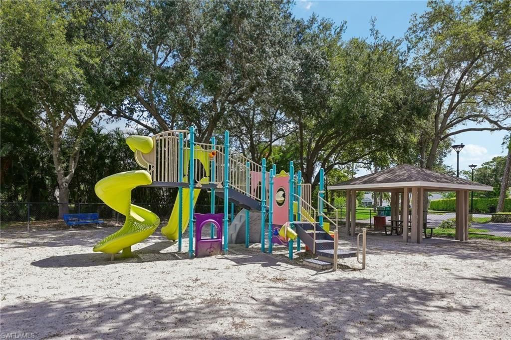 349 Dover Pl, Unit 203, Naples, FL 34104 Photo