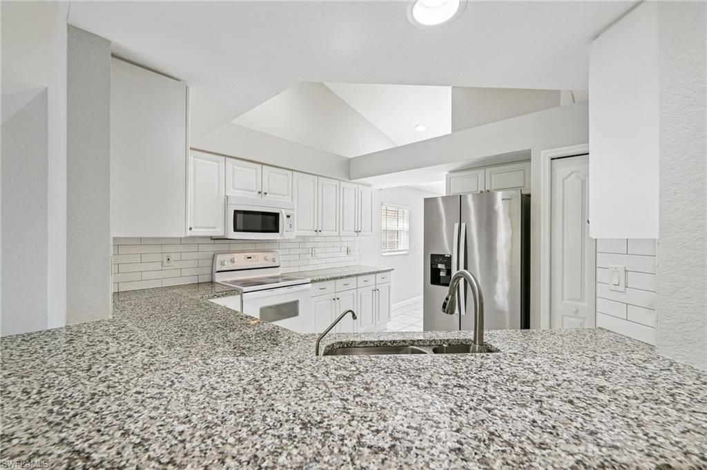 349 Dover Pl, Unit 203, Naples, FL 34104 Photo