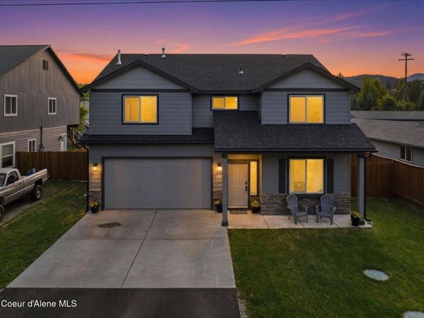 210 4th ST, Dover, ID 83825