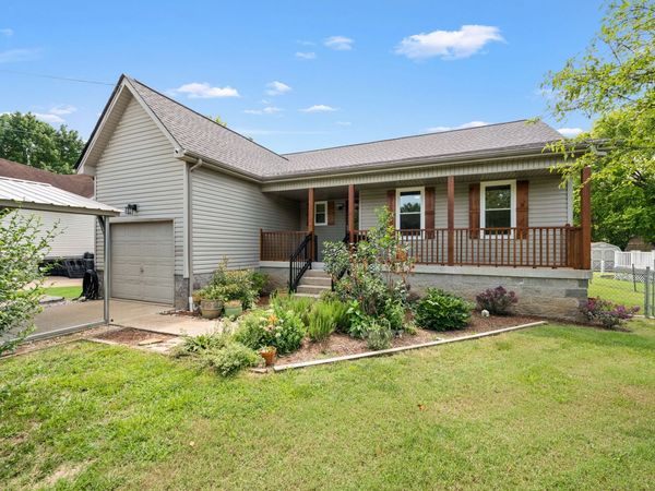 610 Nearlake Ct , La Vergne, TN 37086
