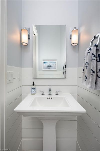 2036 Laguna Way , Naples, FL 34109 Photo