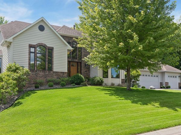 16560 Lake Ridge Drive, Maple Grove, MN 55311