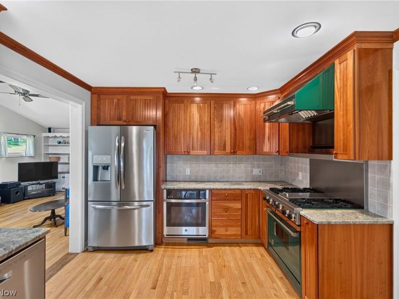 5630 N Island Drive NW, Canton, OH 44718 Photo 17
