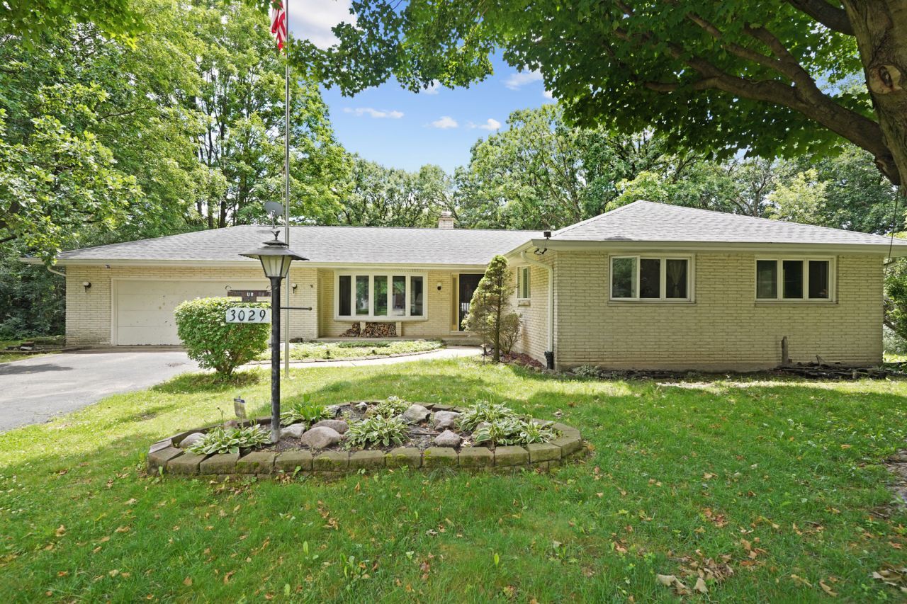 3029 W Vermont Avenue, Waukegan, IL 60087 Main Photo