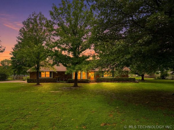 23734 S Southridge Drive, Claremore, OK 74019