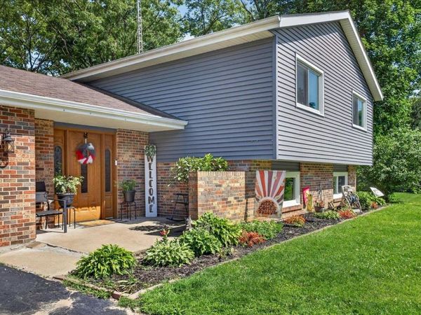 13837 Beaver Drive, ROSCOE, IL 61073