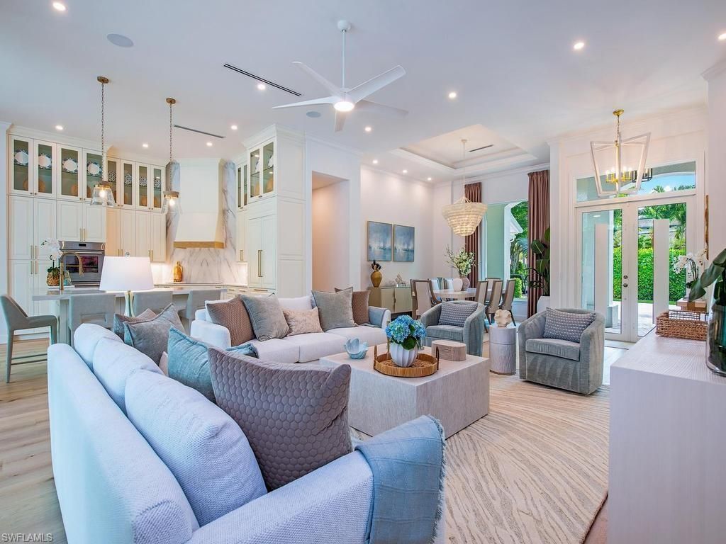 2363 Crayton Rd , Naples, FL 34103 Photo