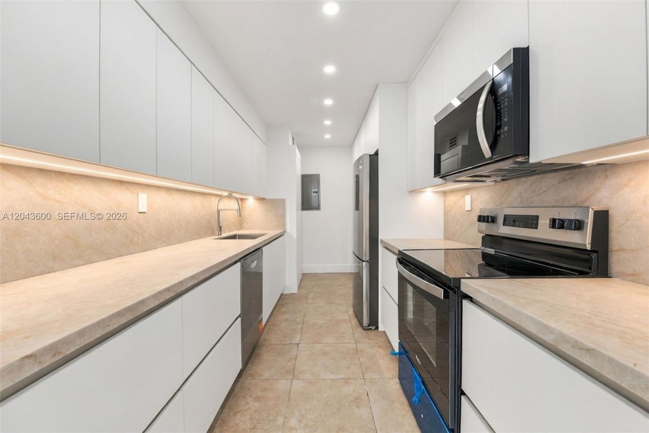19707 Turnberry Way, Unit 23C, Aventura, FL 33180 Photo