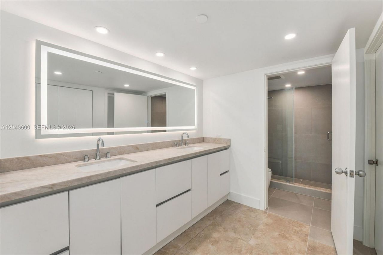19707 Turnberry Way, Unit 23C, Aventura, FL 33180 Photo