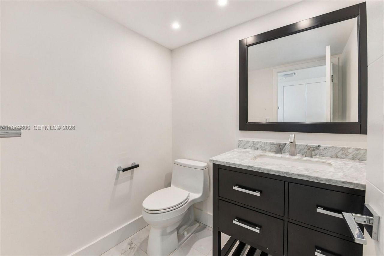 19707 Turnberry Way, Unit 23C, Aventura, FL 33180 Photo