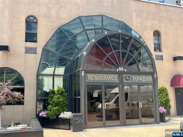 111 Mulberry Street 2R, NEWARK, NJ 07102