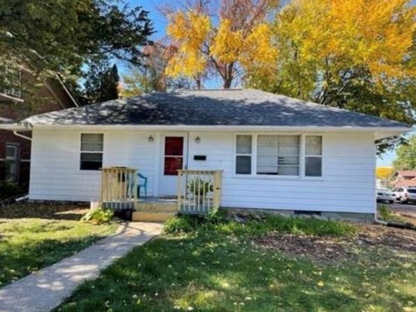 121 S Governor St , Iowa City, IA 52240