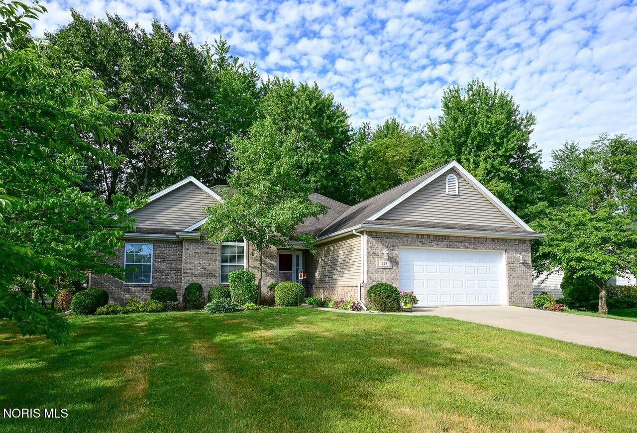 629 High Pines Drive , Toledo, OH 43615 Main Photo