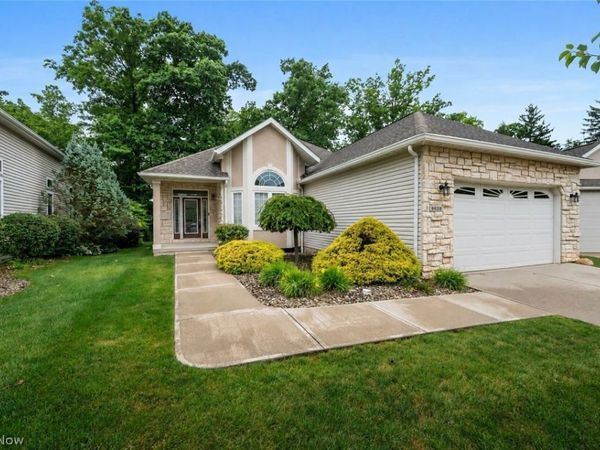 9628 Scottsdale Drive, Broadview Heights, OH 44147