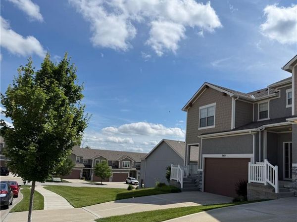 7401 Aaron Street, Parkville, MO 64152
