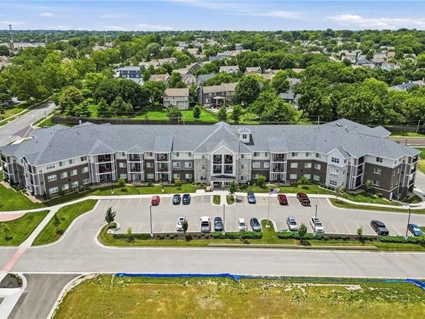 7800 W 123rd Street, Unit 116, Overland Park, KS 66213