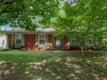3418 Greentree Road, Lexington, KY 40517