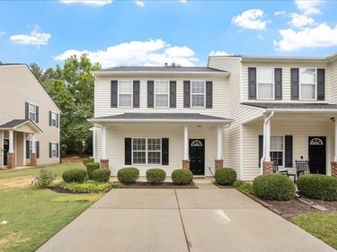 204 Cline Falls Drive, Holly Springs, NC 27540