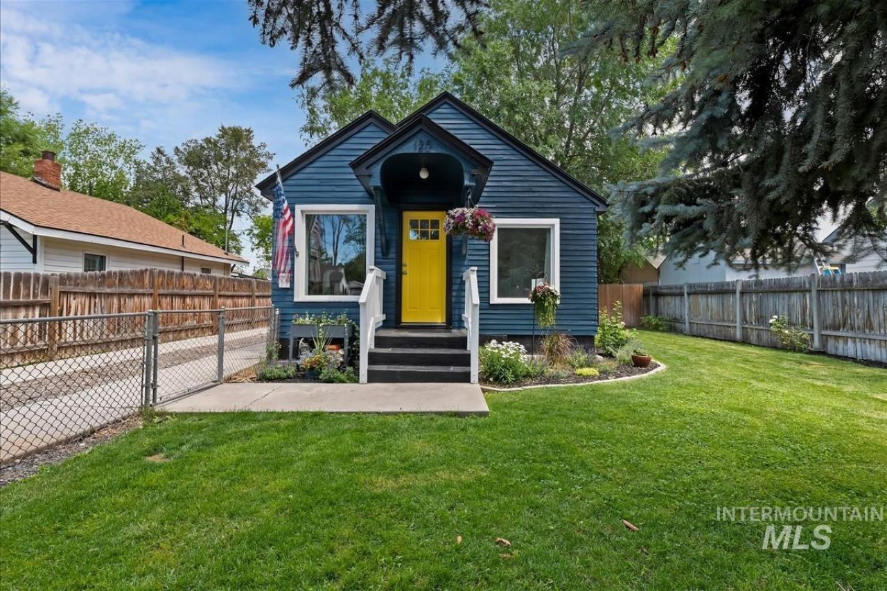 120 S Nectarine St, Nampa, ID 83686 Main Photo