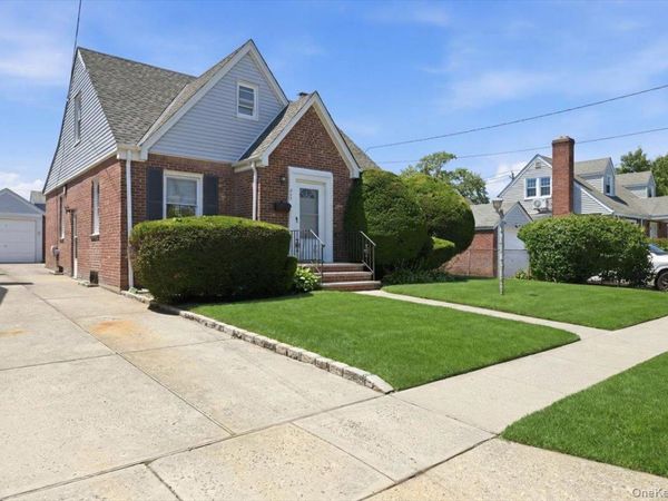 210 Madison Street , Franklin Square, NY 11010