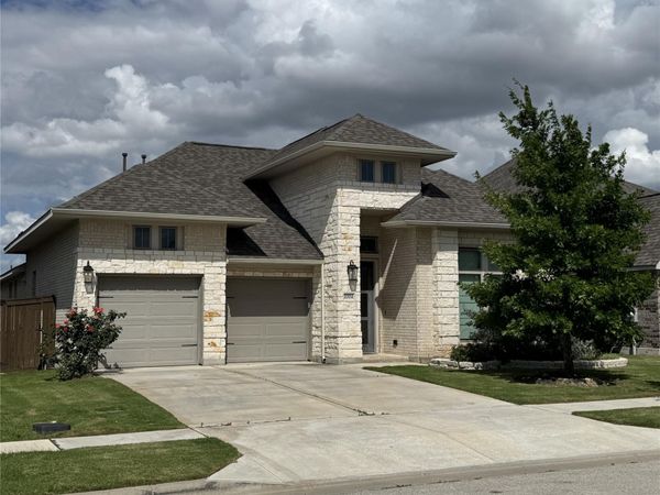 2004 Stirling ST, Leander, TX 78641