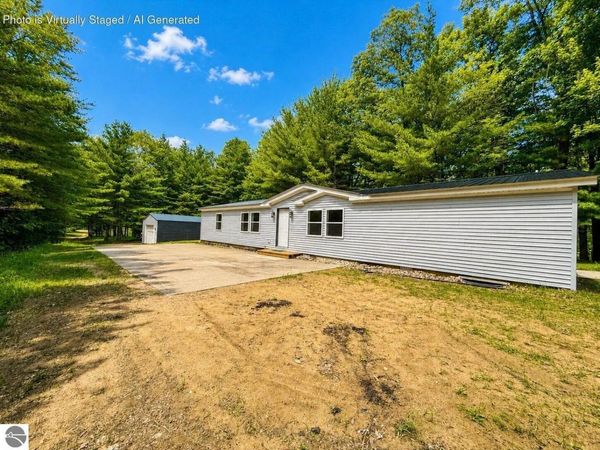 600 Clear Lake Road N, West Branch, MI 48661