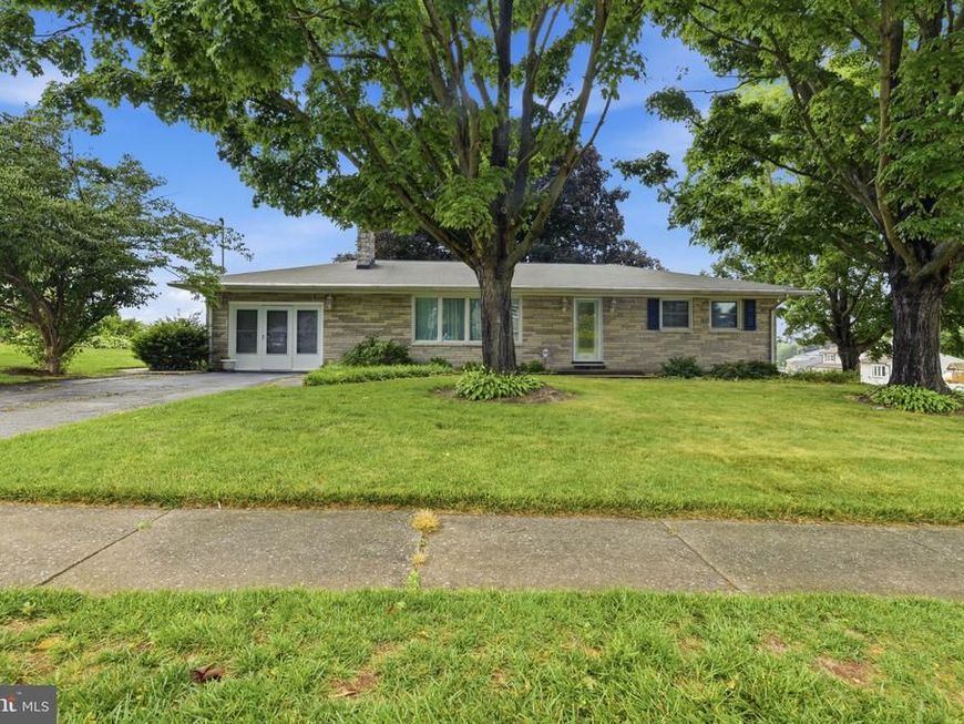 264 S 6th Street, Mount Wolf, PA 17347 Main Photo