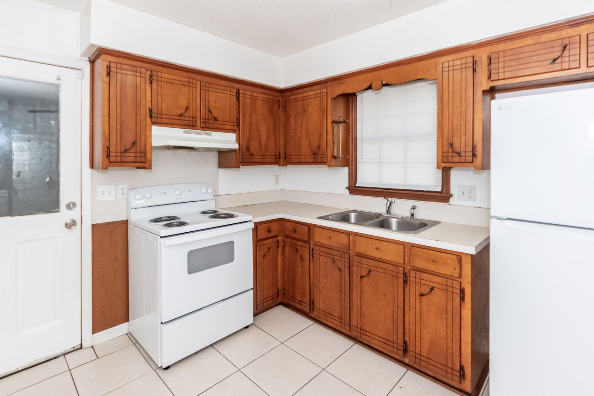107 Greenhurt Avenue Photo 11