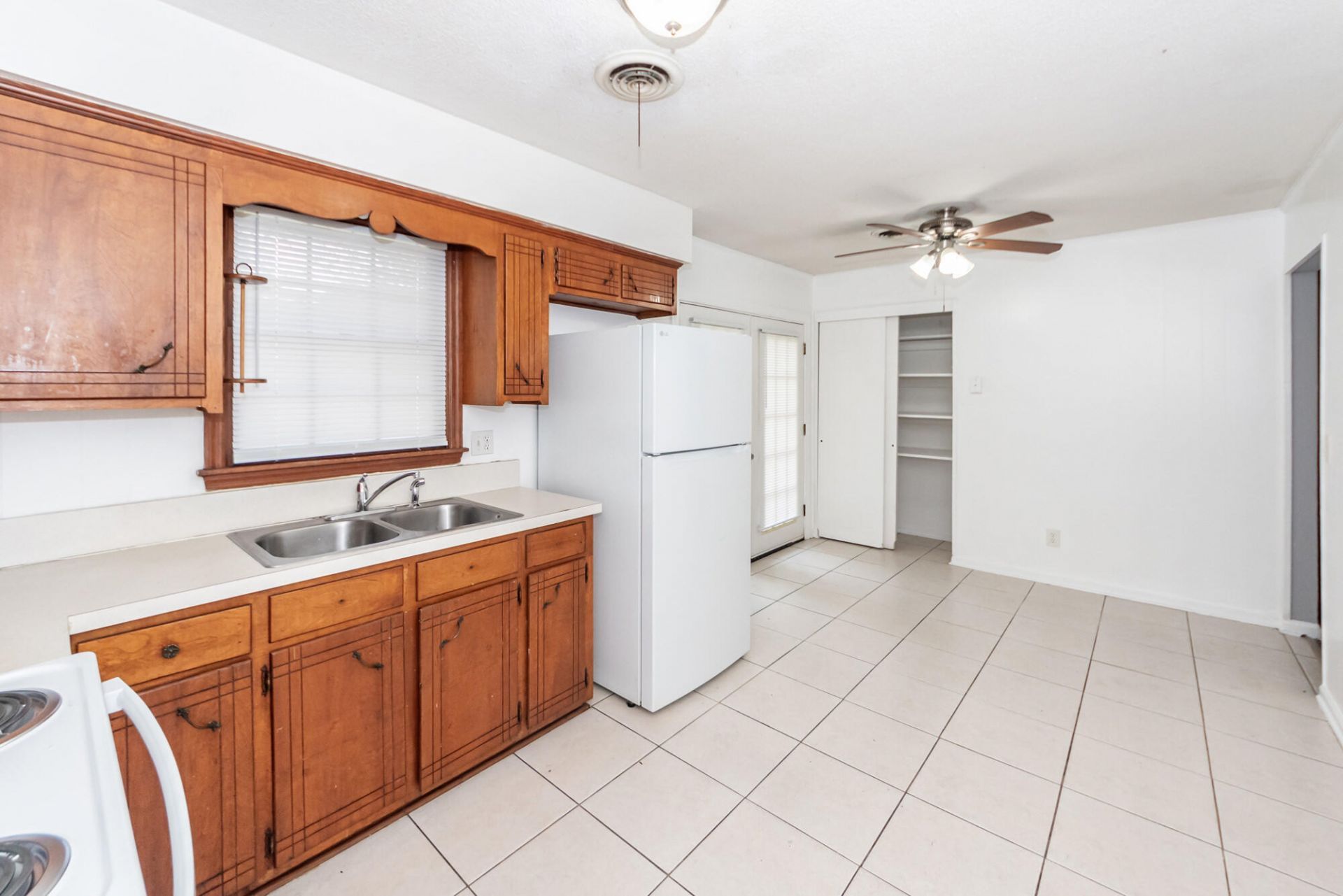 107 Greenhurt Avenue Photo 13
