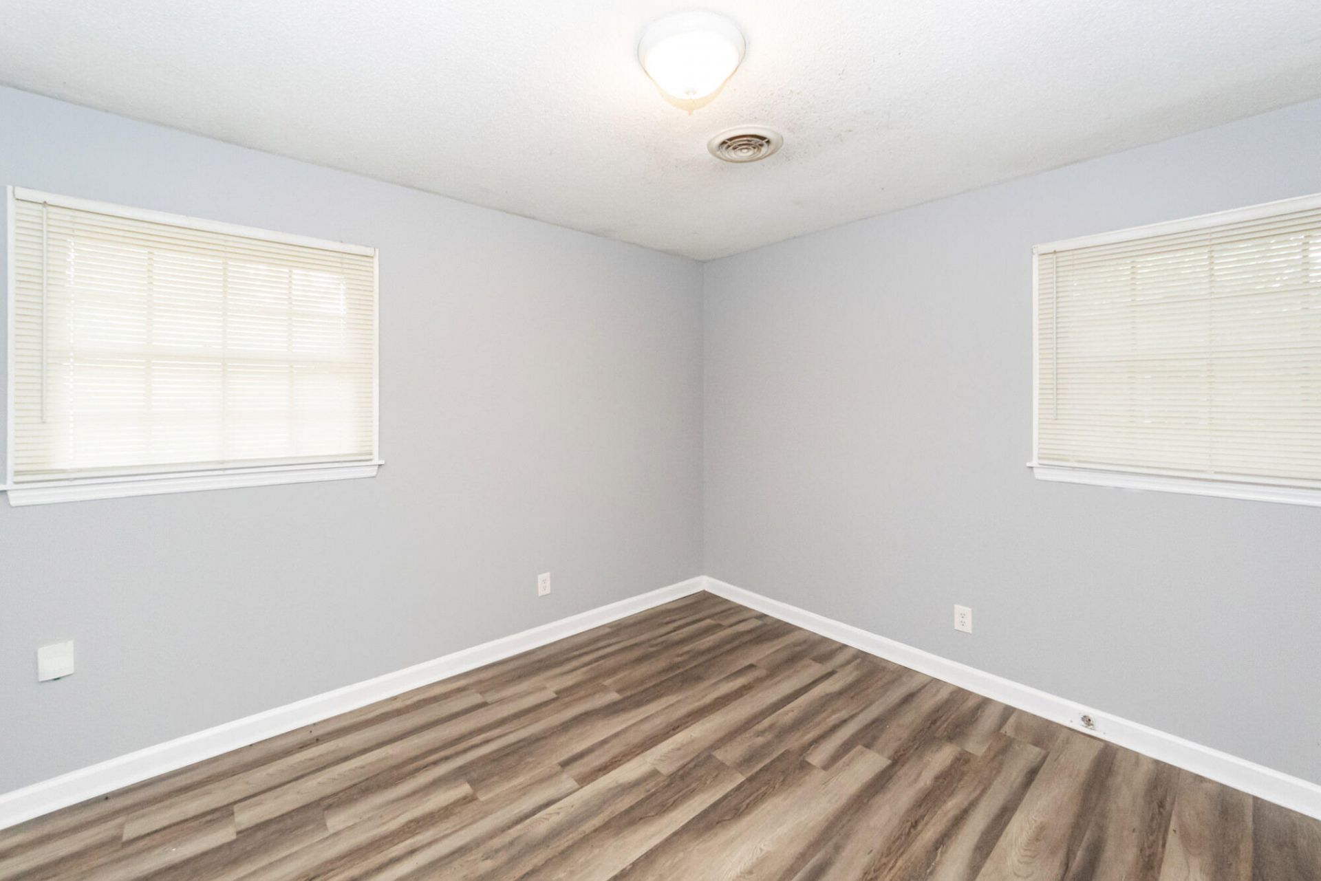 107 Greenhurt Avenue Photo 14