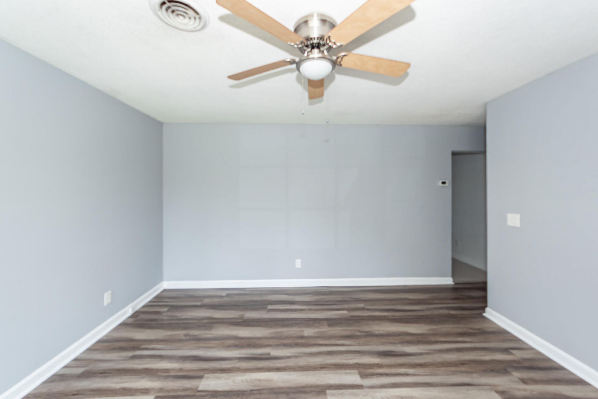 107 Greenhurt Avenue Photo 5