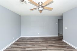 107 Greenhurt Avenue photo 4
