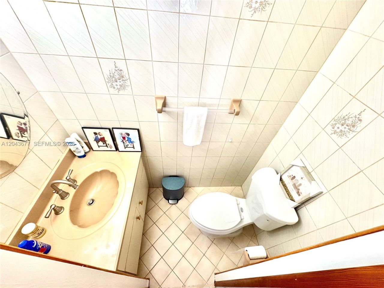 18701 Wentworth Dr, Hialeah, FL 33015 Photo