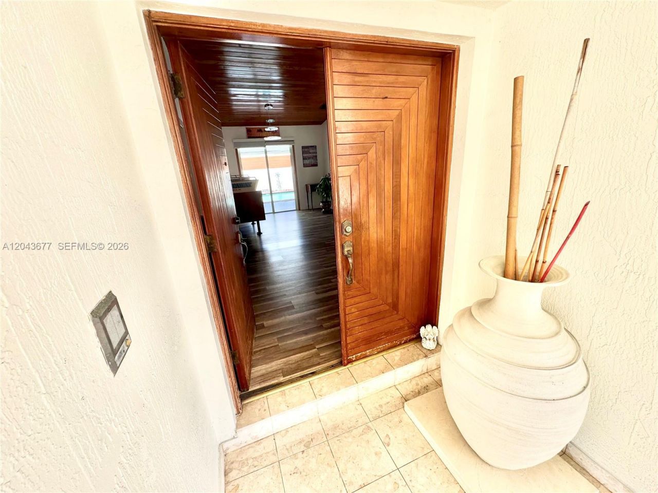 18701 Wentworth Dr, Hialeah, FL 33015 Photo