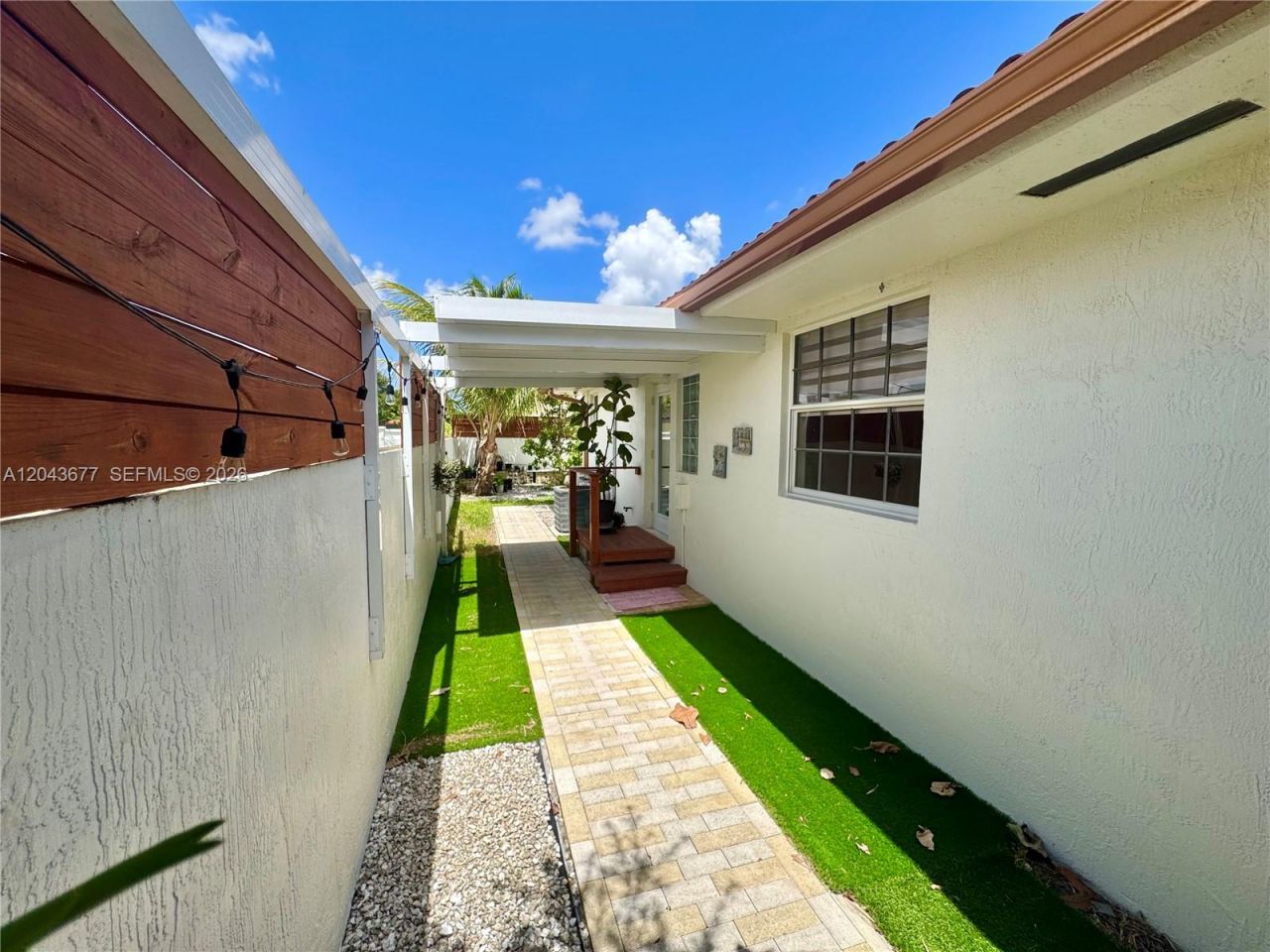 18701 Wentworth Dr, Hialeah, FL 33015 Photo