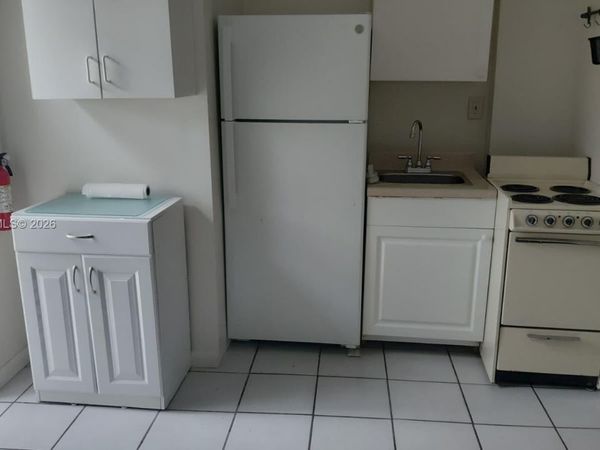 2130 Garfield St , Unit B, Hollywood, FL 33020