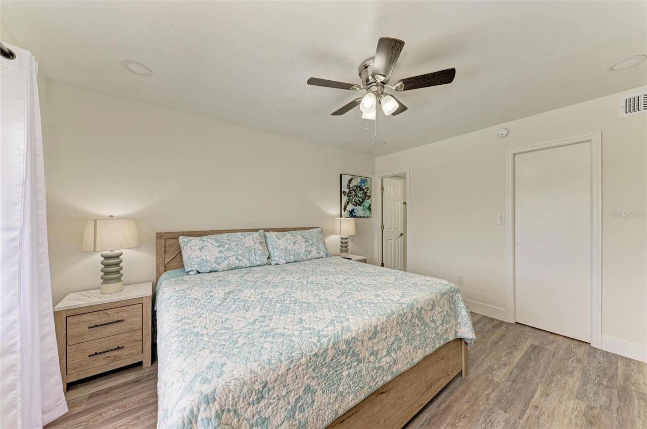 6470 Hollywood Boulevard, Unit 307, Sarasota, FL 34231 Photo