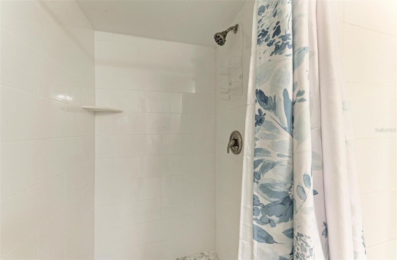 6470 Hollywood Boulevard, Unit 307, Sarasota, FL 34231 Photo