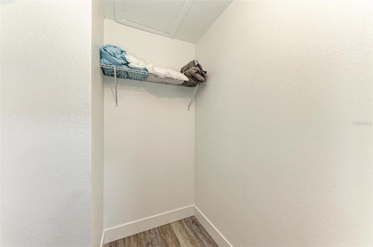 6470 Hollywood Boulevard, Unit 307, Sarasota, FL 34231 Photo