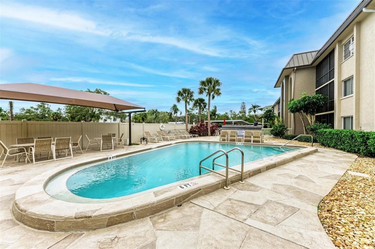 6470 Hollywood Boulevard, Unit 307, Sarasota, FL 34231 Photo